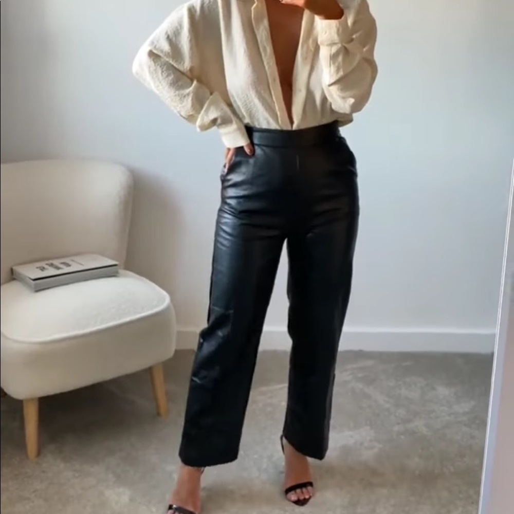 Pu leather gorgeous trousers.